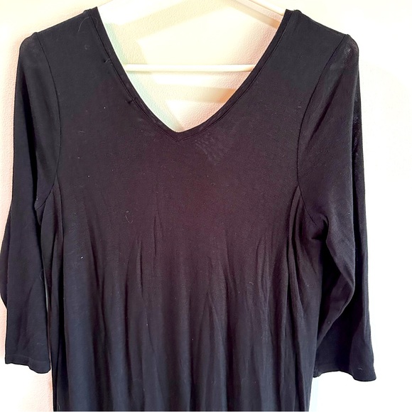 Super Flattering and Comfortable Three Dots Stretch Dress - Picture 3 of 7